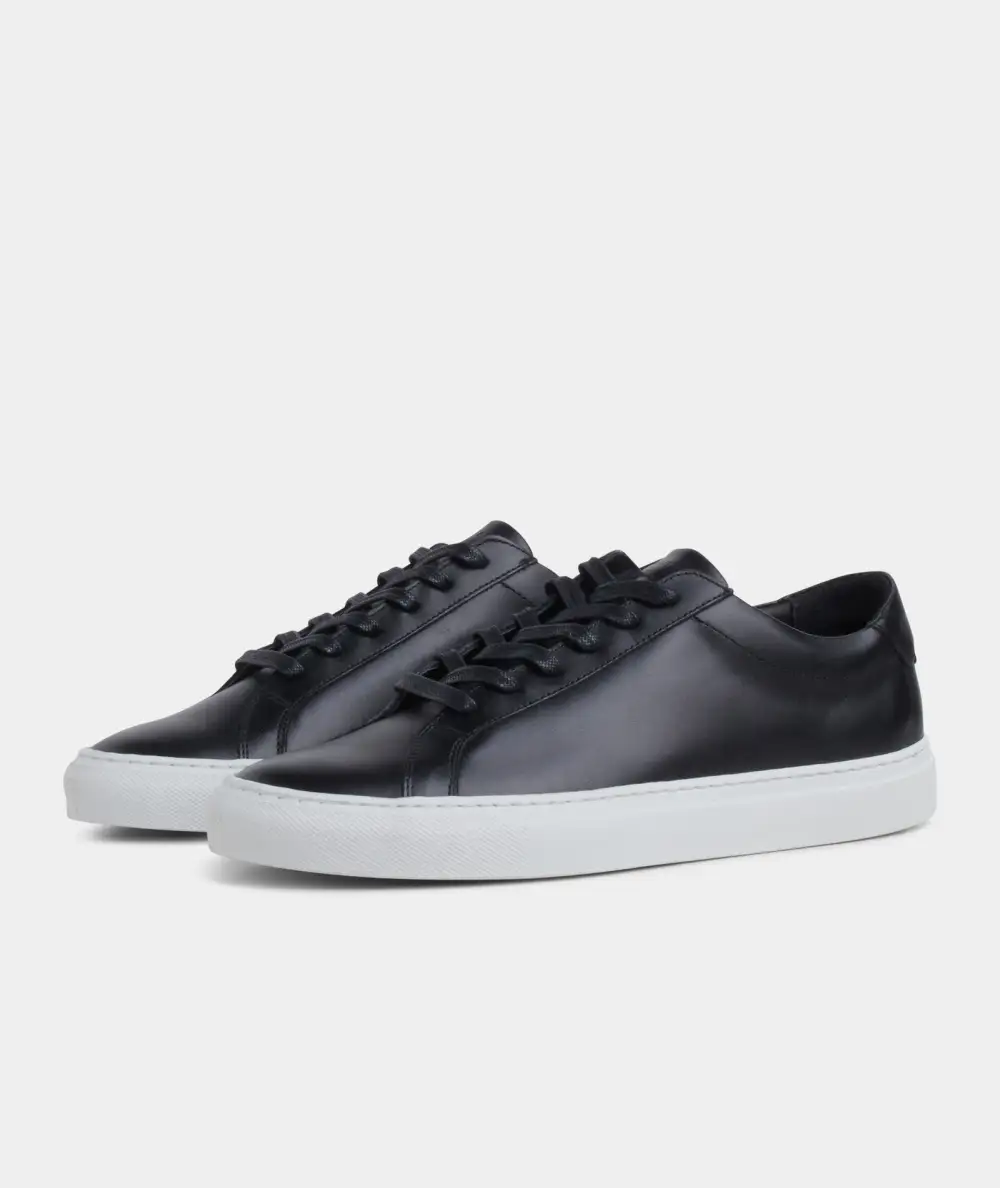 Relaxed Casual Leather Sneakers