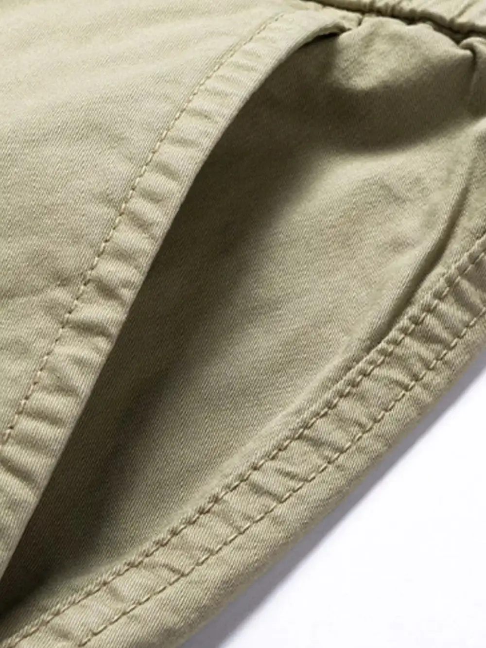 Refined Men's Cargo Pants with Multiple Pockets
