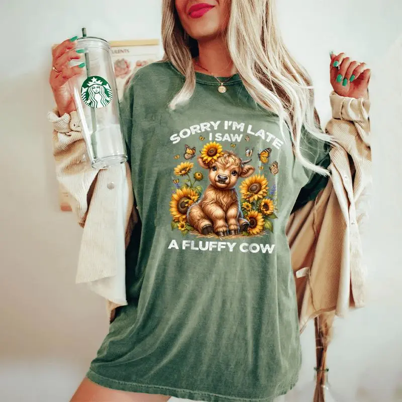 Sorry I'm Late I Saw A Fluffy Cow Sunflower Highland Cow Women's Oversized Comfort T-Shirt