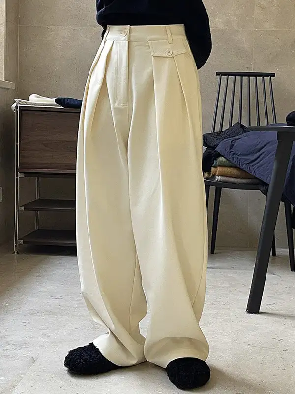 Women's Loose Fit Pleated Pants