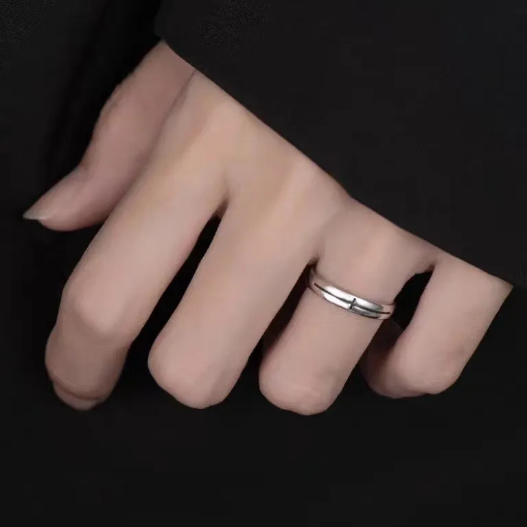 Sometimes the smallest piece carries the most meaning. ✨  This minimalist silver ring features a subtle cross-inspired detail and a sleek polished finish — understated enough for everyday wear, yet distinctive enough to get noticed.