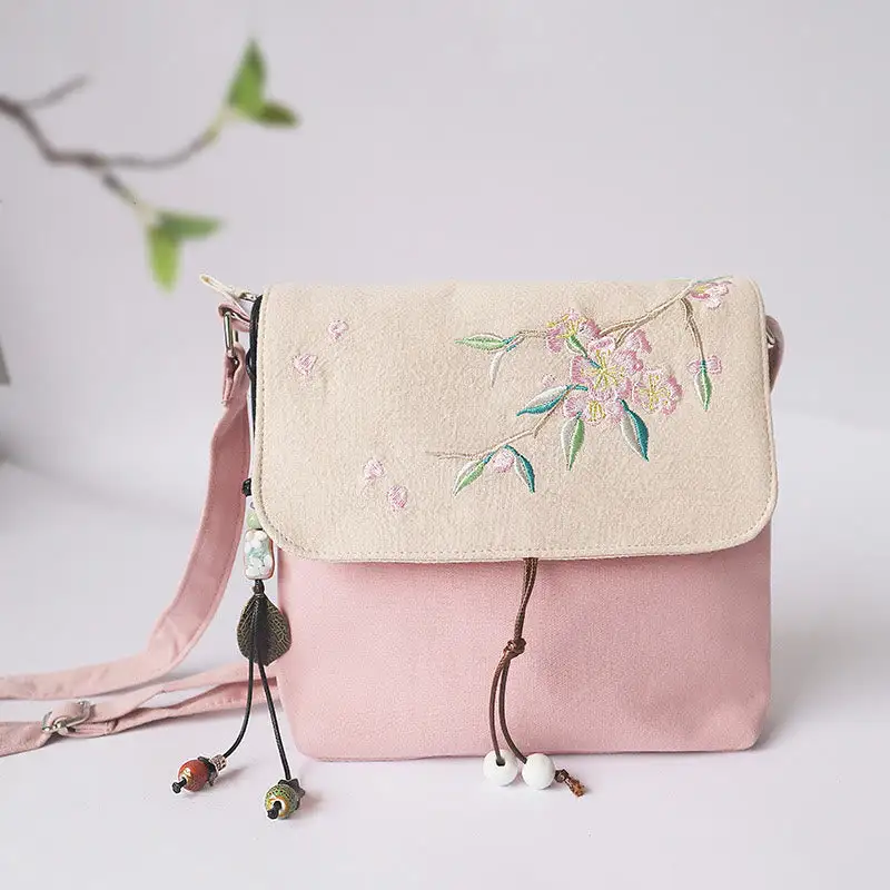 Artisan Detailed Carry Bag