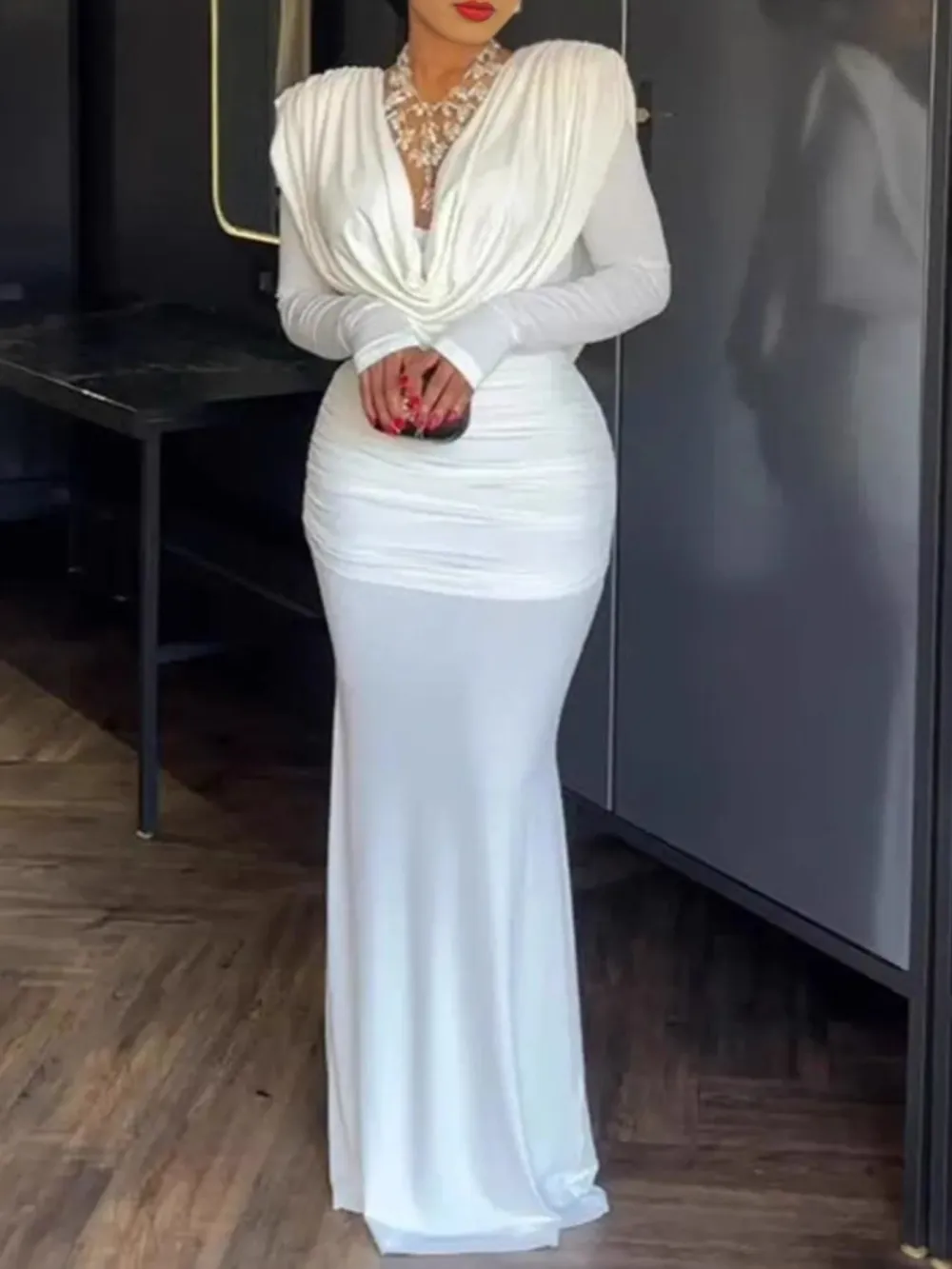 Relaxed Shape Ruched Long Sleeve Maxi Dress