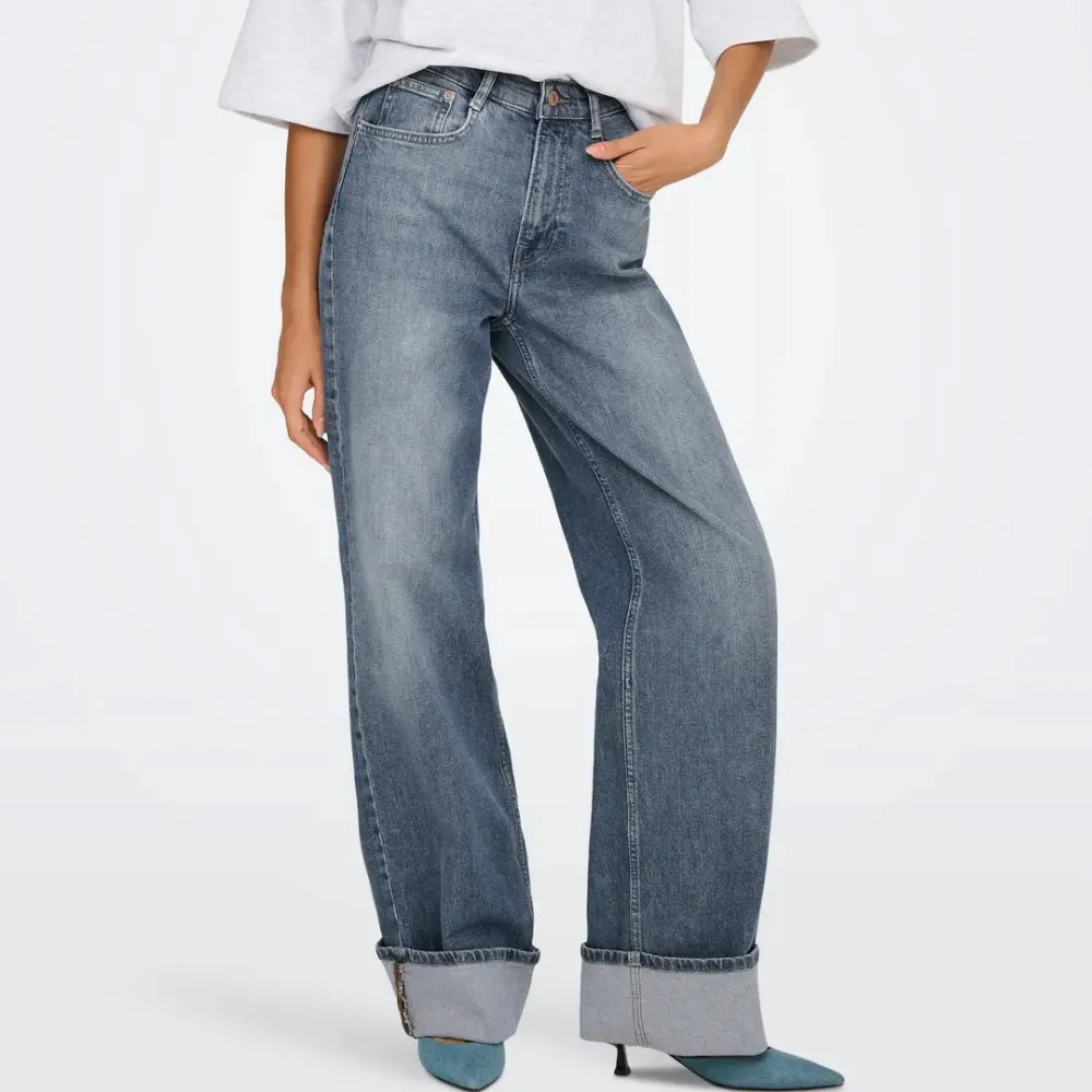 Essential Easy Fit Everyday Classic Jeans