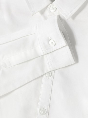Older Boy Long Sleeve Oxford Shirt detail 2