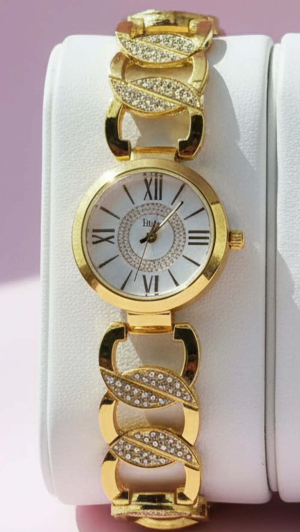 Round Face Crystal Link Fashion Watch