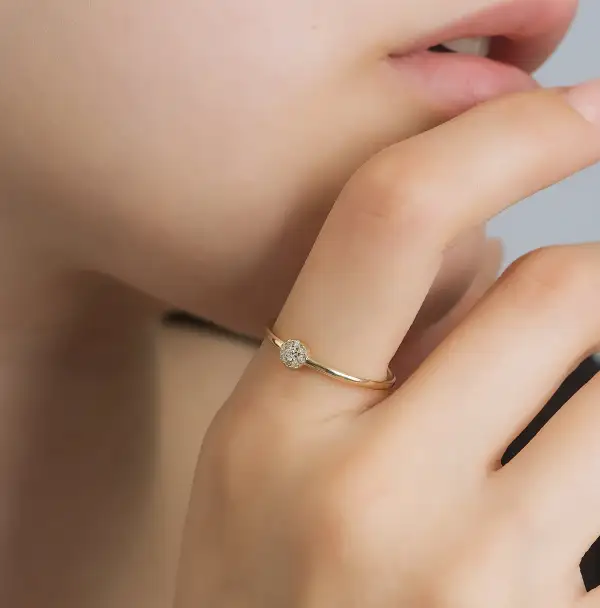 Gold Minimalist Halo Diamond Ring