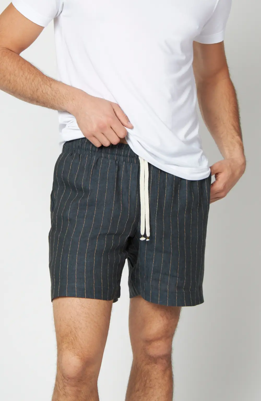 Men's Relaxed Linen Drawcord Shorts