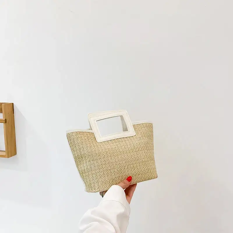 Coastal Essential: Large-Capacity Summer Beach Tote