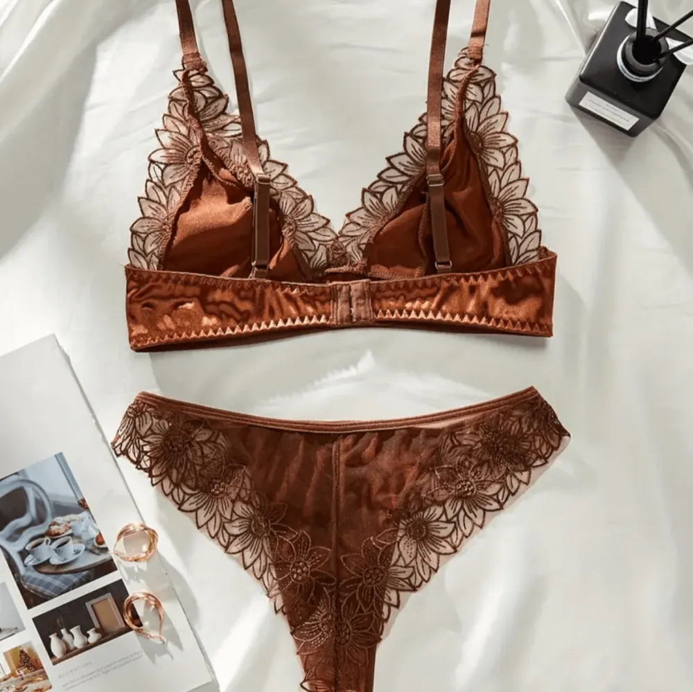 Refined Floral Embroidered Silk Lingerie Set