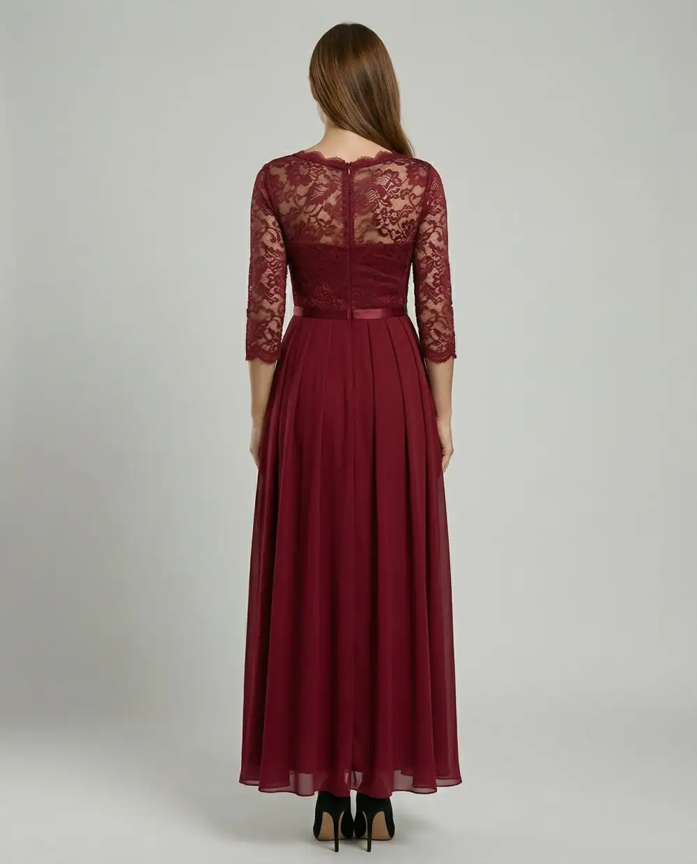 Women's Three-Quarter-Sleeve Lace Bridal Dress