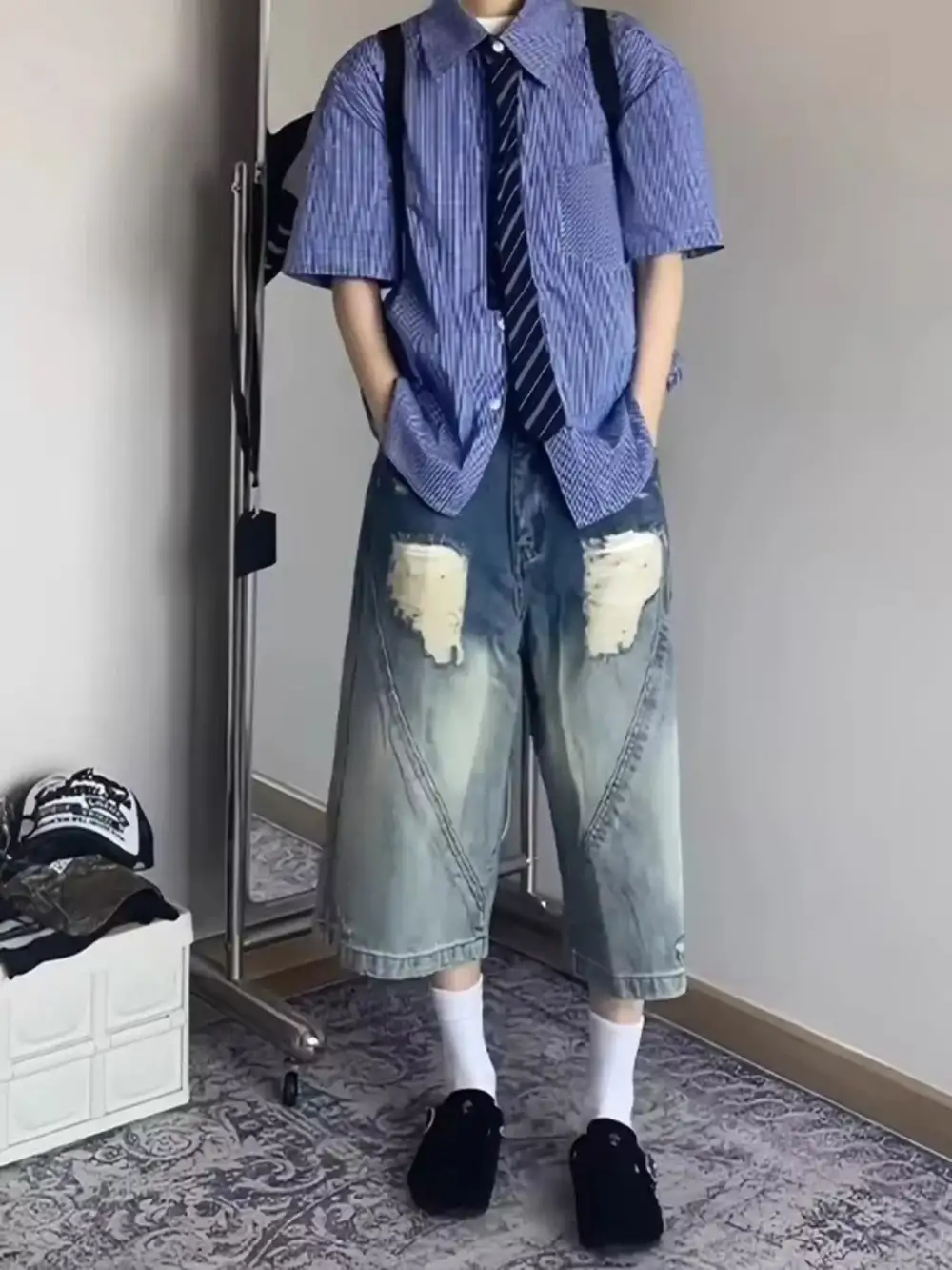 Men's Ripped Wide Leg Denim Shorts