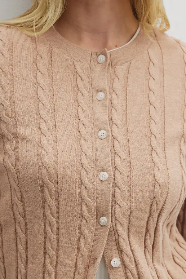 Women's Classic Cable Knit Cardigan