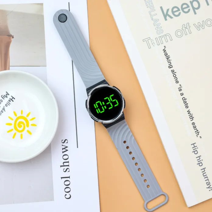 Student Silent Digital Watch, Green LED Backlight, Fashion Minimalist Round Dial Sports LED Wrist Watch