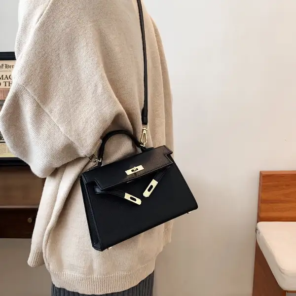 Roomy Minimal Crossbody Bag