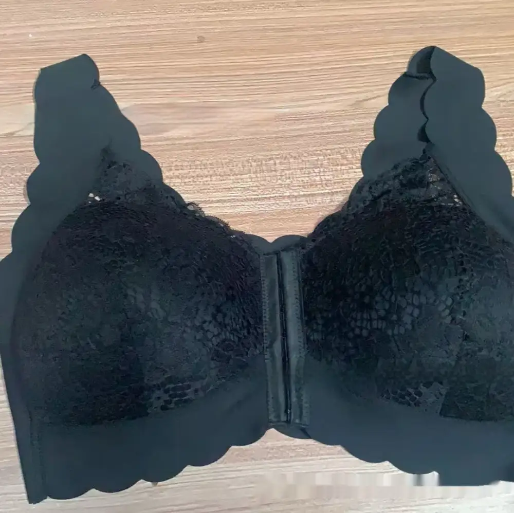 Empire- Plus-Size Front-Buckle Bra