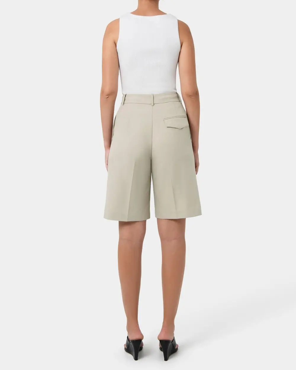 Tailored Mid-rise Bermuda Short -Sand