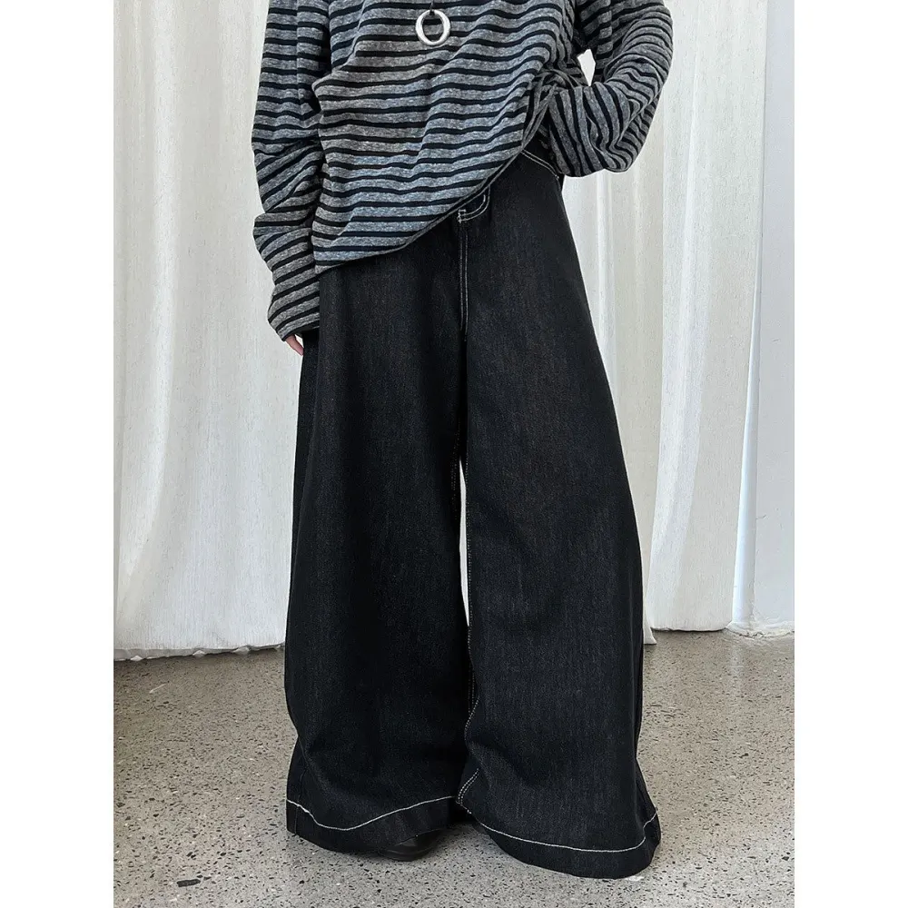 Women's Straight Leg Loose Fit Washed Jeans