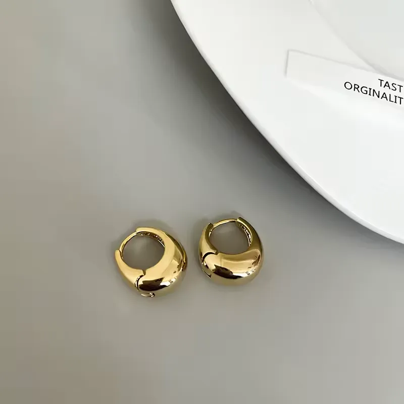 Retro circular ladies' earrings