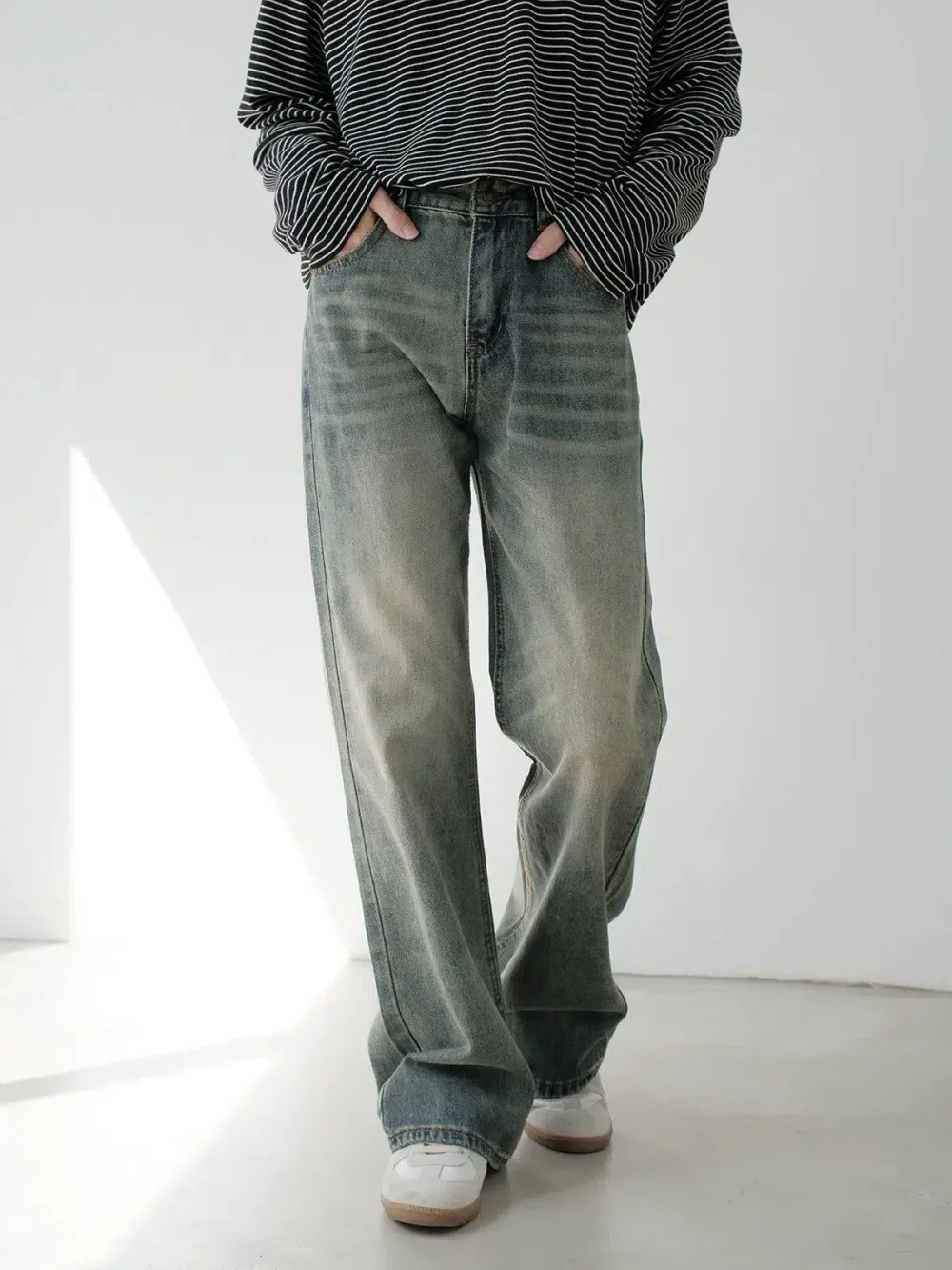Regular Whisker Line Jeans