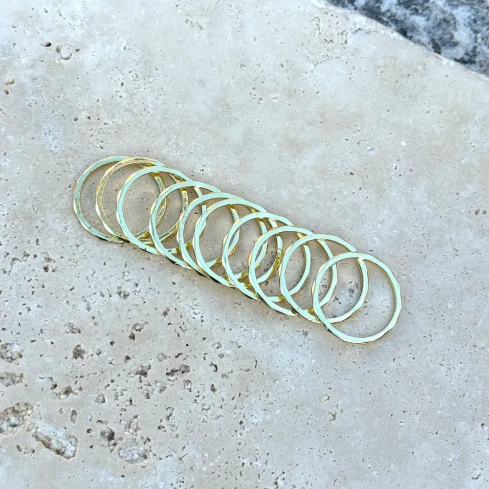 Refined Band Fashion Ring