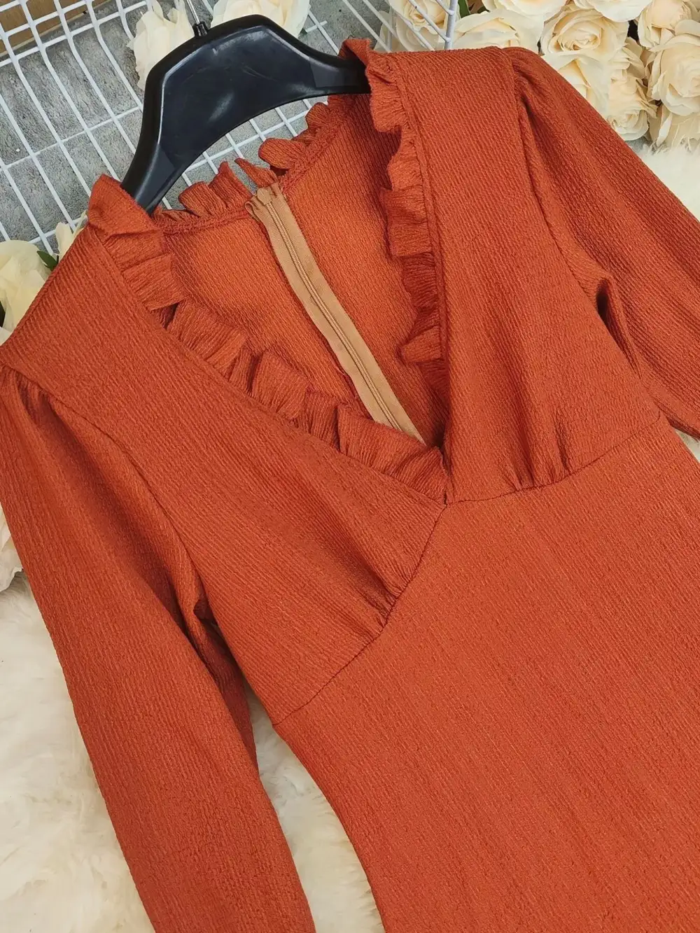 Lightweight Feel Ruffle Long Sleeve Dress