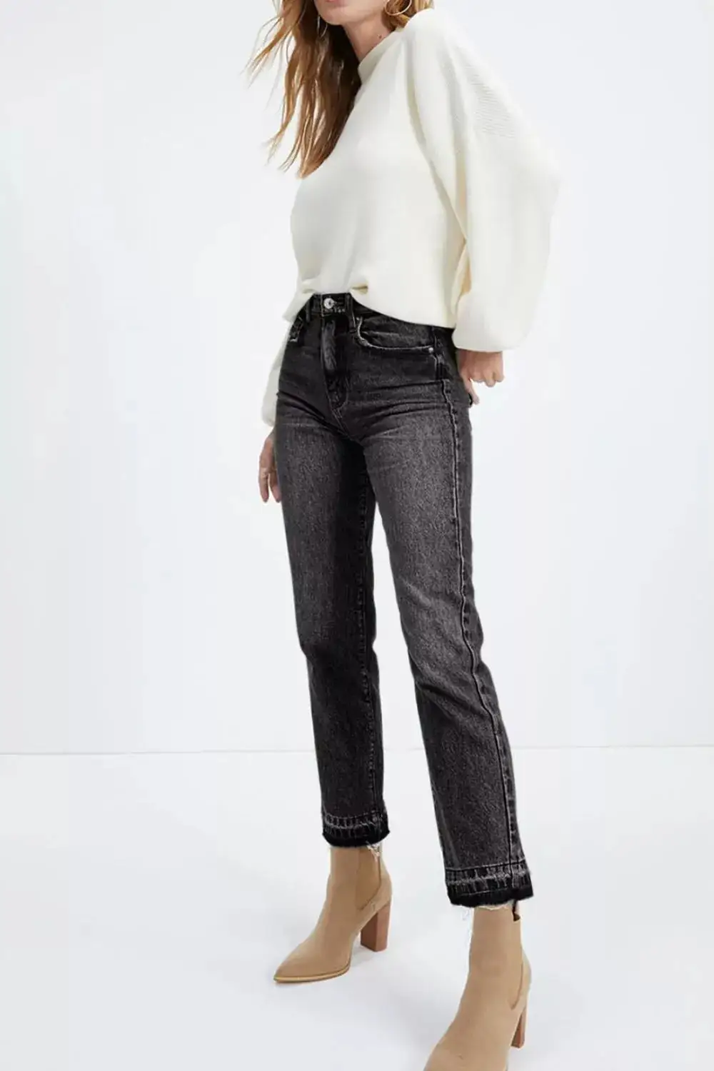 Refined Distressed Washed Pocketed Stretch Straight Leg Jeans