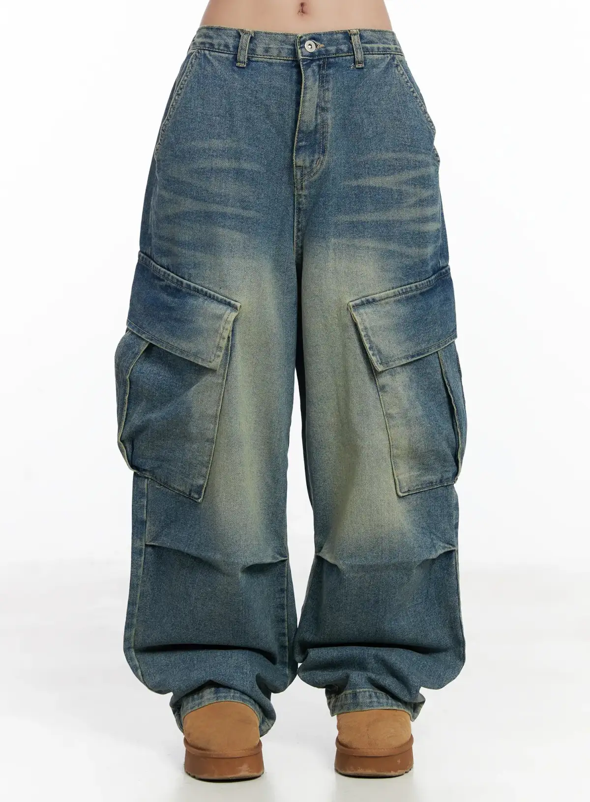 Washed Wide-Leg Cargo Jeans