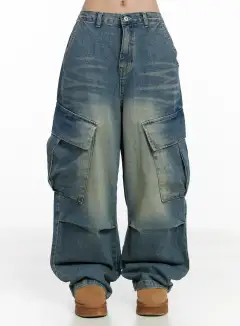 Washed Wide-Leg Cargo Jeans