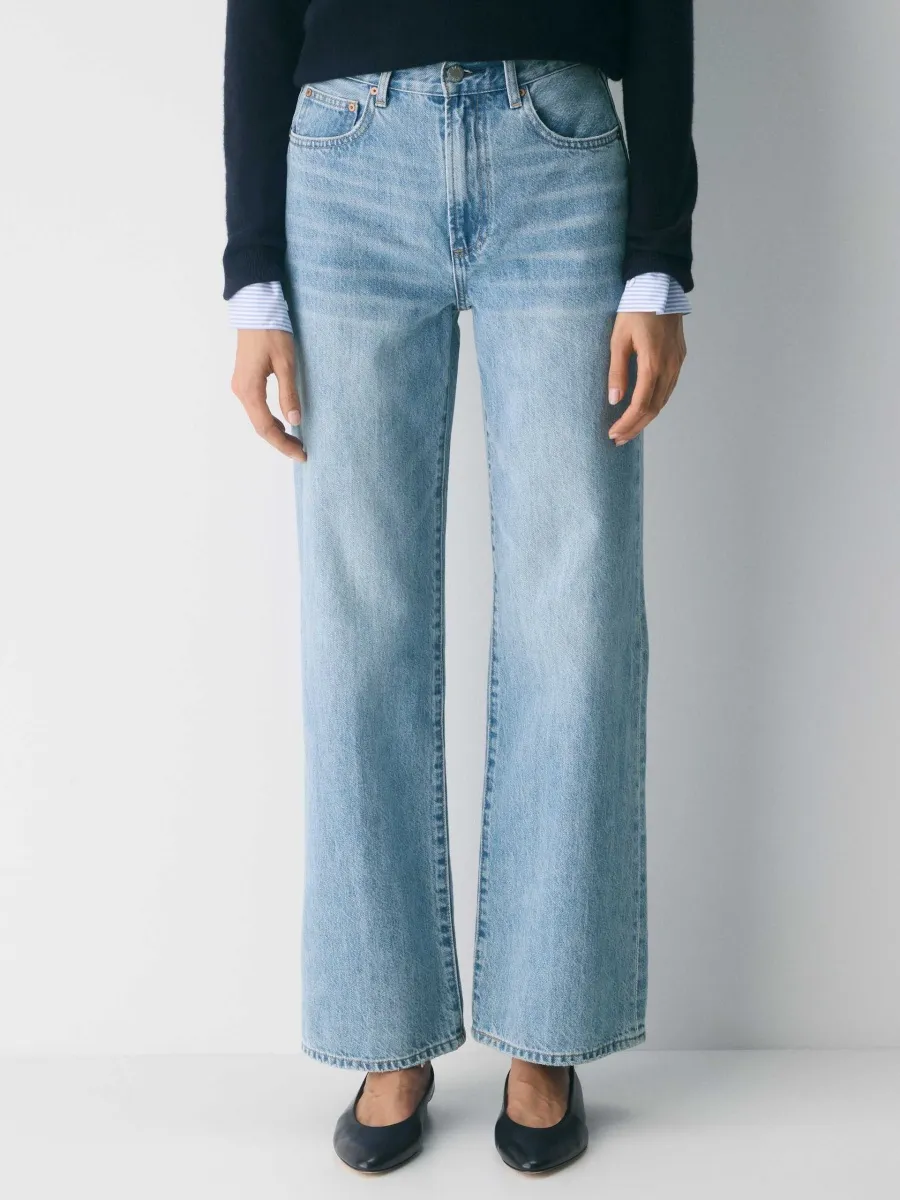 Casual Straight-Leg Jeans