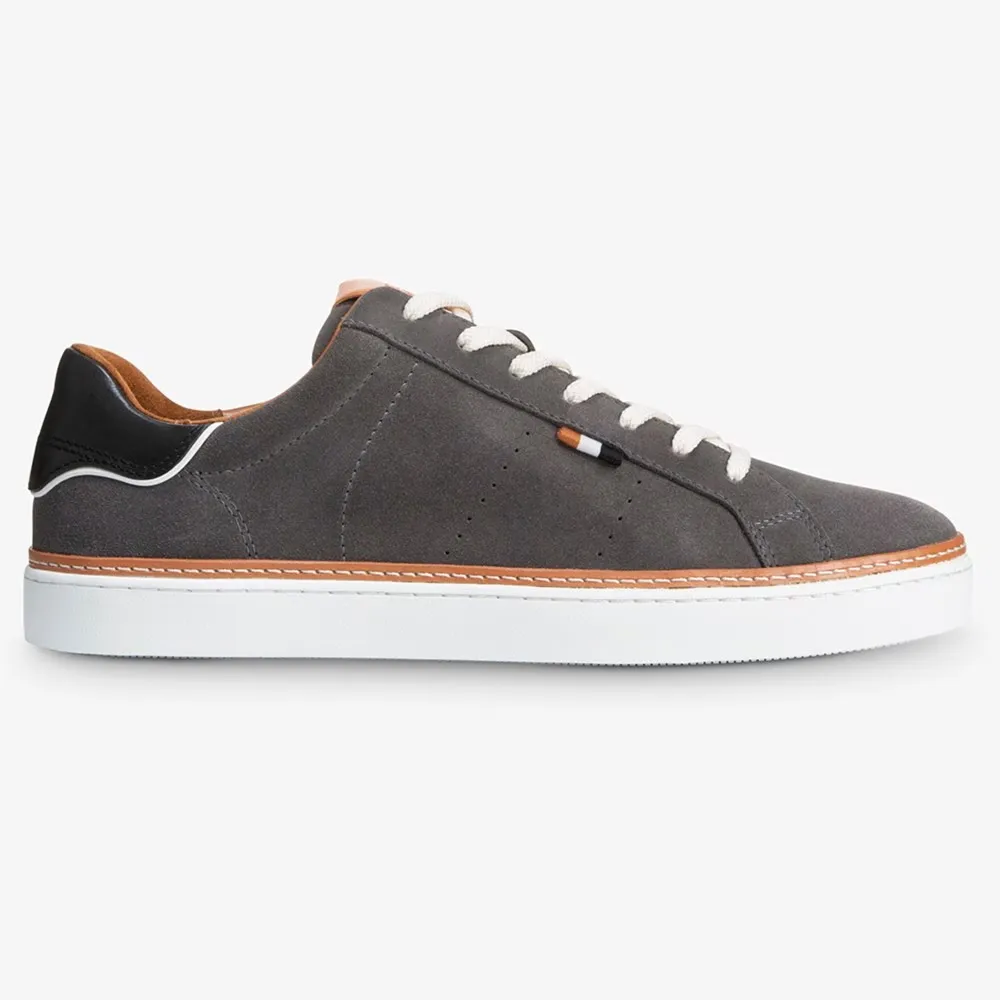 Slightly Roomier Feel Lace-up Casual Style Sneaker
