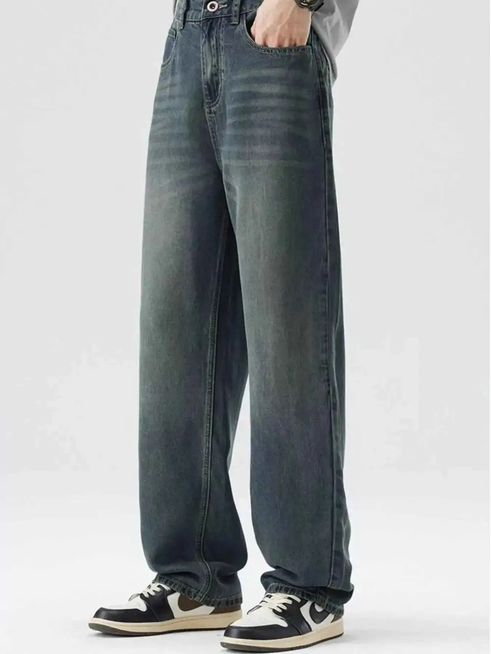 Modern Washed Wide Leg Relaxed Fit Jeans