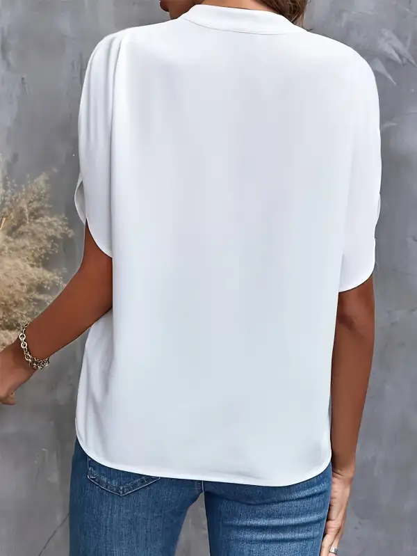 Relaxed Minimal Blouse