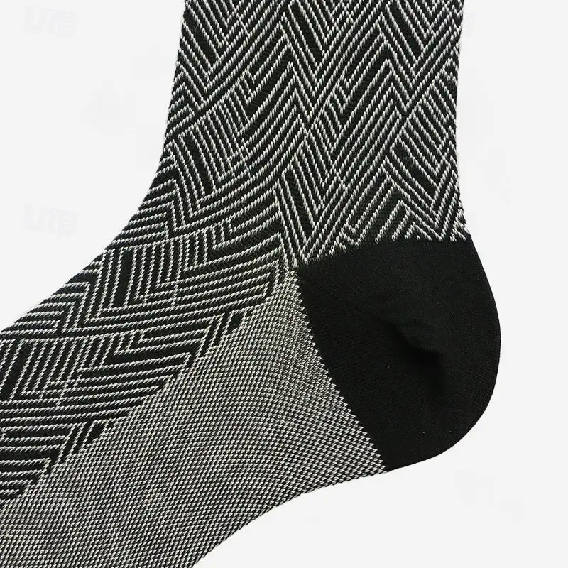 1 Pair Socks Black Color Plaid