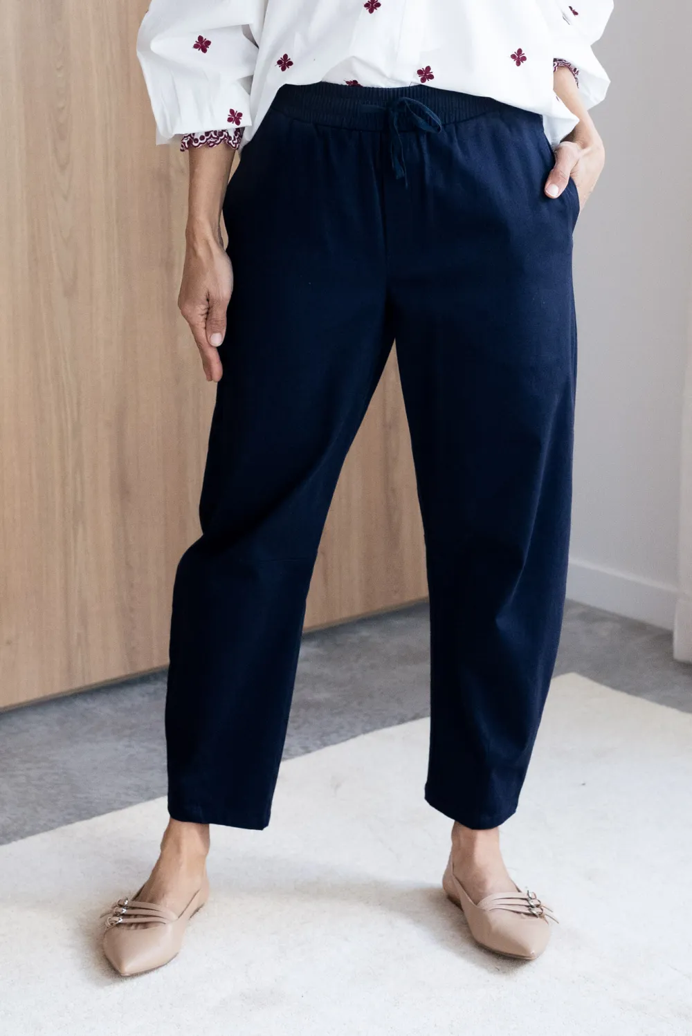 Barrel Leg Pants With Mid Rise And Elastic Waist