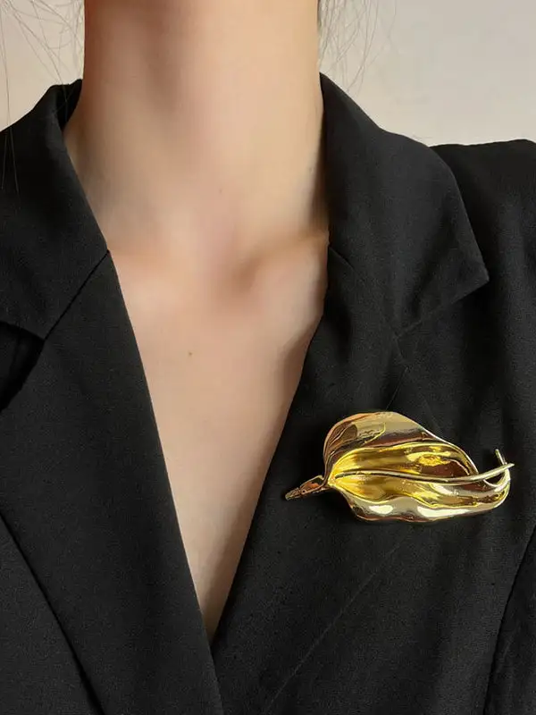 Geometric Leaf Accent Brooch