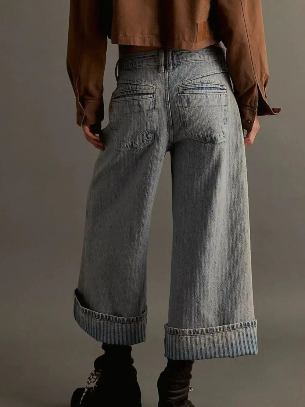 Relaxed Fit Stretch Cropped Jeans