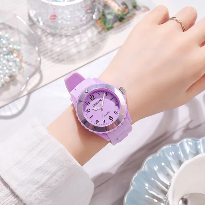Fresh Style Waterproof Shock Resistant Sports Watch for Students