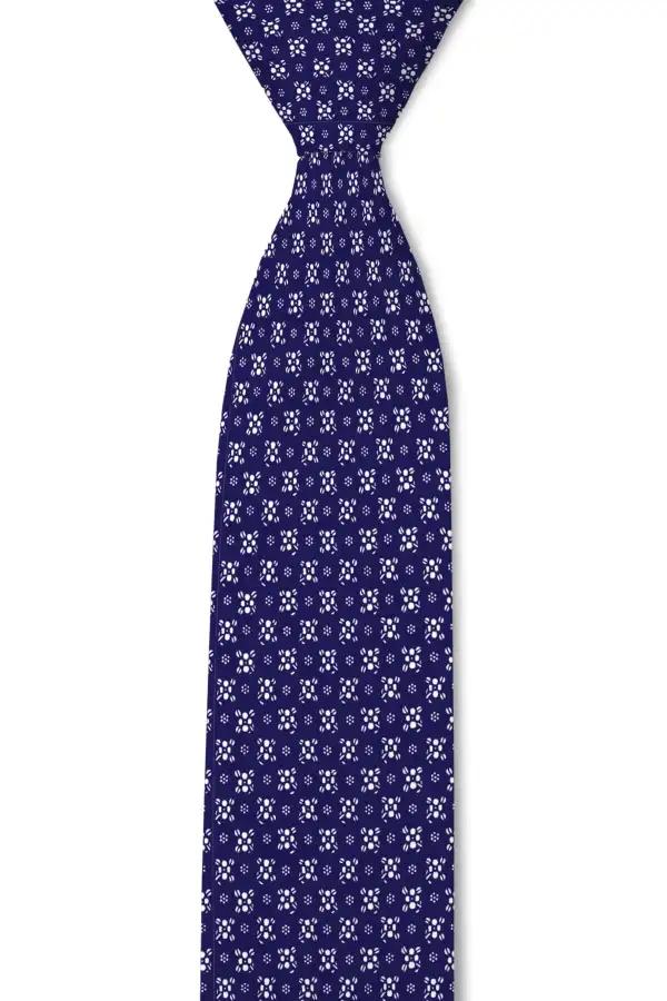 Distinctive Striped Pattern Necktie
