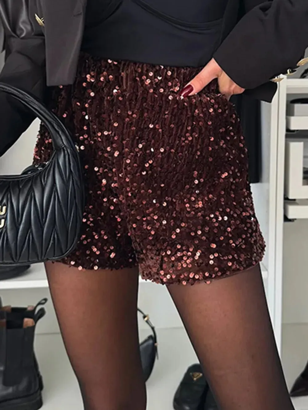 Sequin Detail Mid Rise Casual Shorts