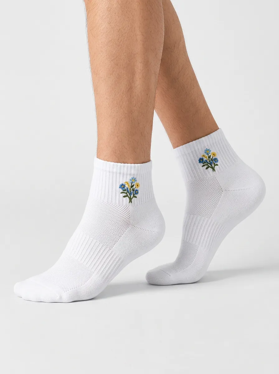 White Peak Floral Graphic Running Ankle Socks