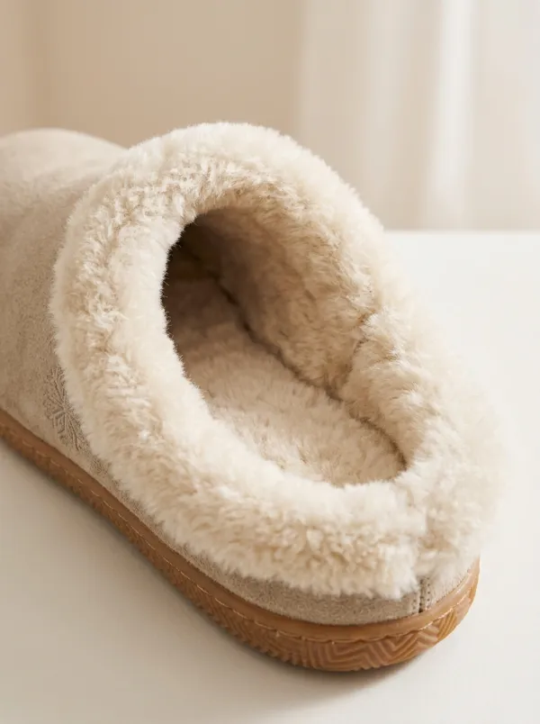 Everyday Snowflake Winter Design Unisex Warm Wool Shoes