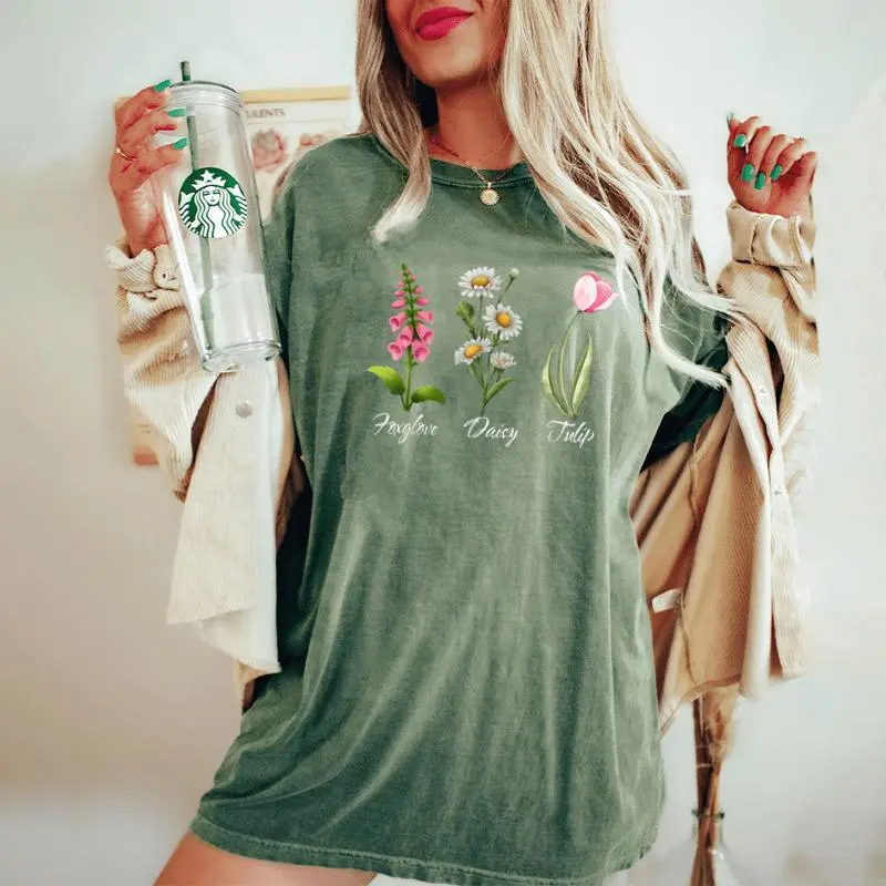 Foxglove Daisy Tulip Subtle Foxtrots Deltas Tangos Floral Women's Oversized Comfort T-Shirt