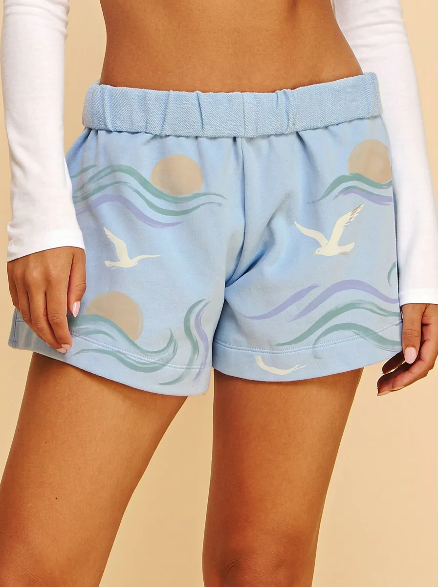Women's Coastal Seagull Ocean Wave Graphic Shorts