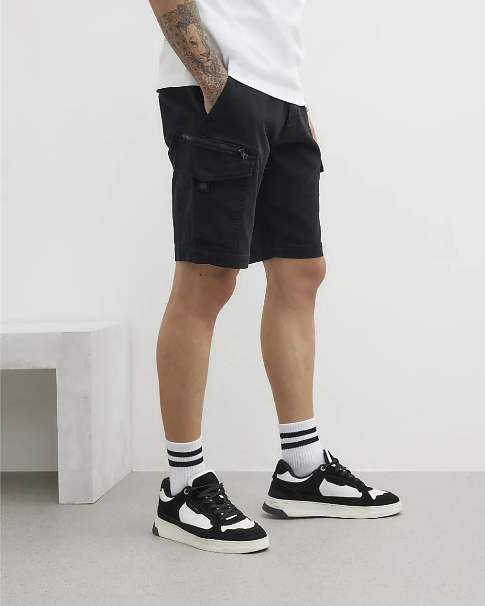 Men's Regular Fit Black Cargo Casual Shorts