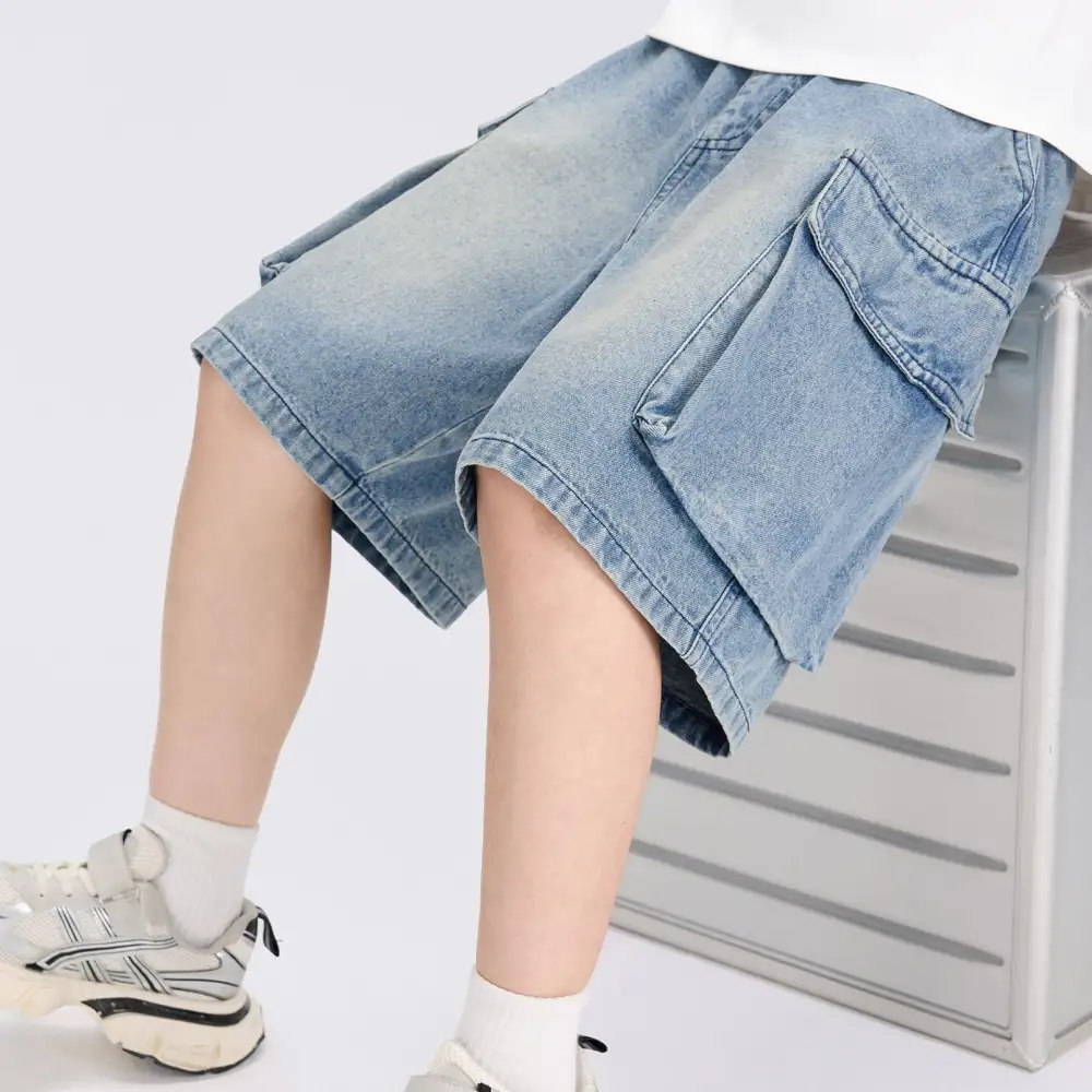 Men's Trail Utility Cargo Shorts with a Flexible Waist for Travel and Leisure