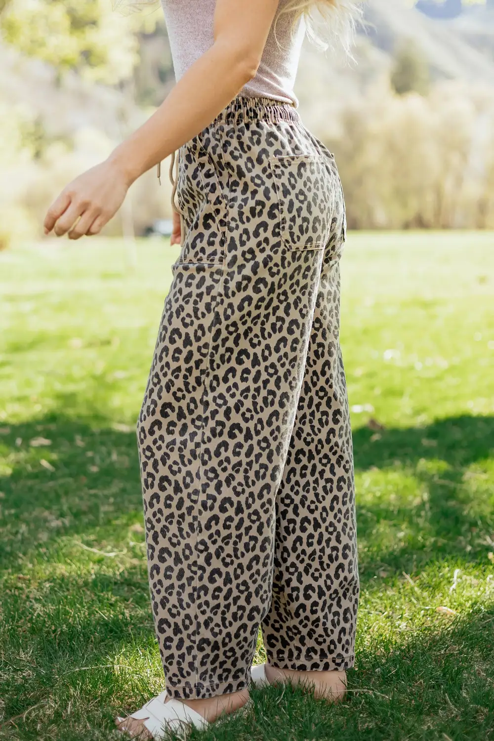 Women's Leopard Print Drawstring Elastic Waist Loose Denim Pants with Pockets