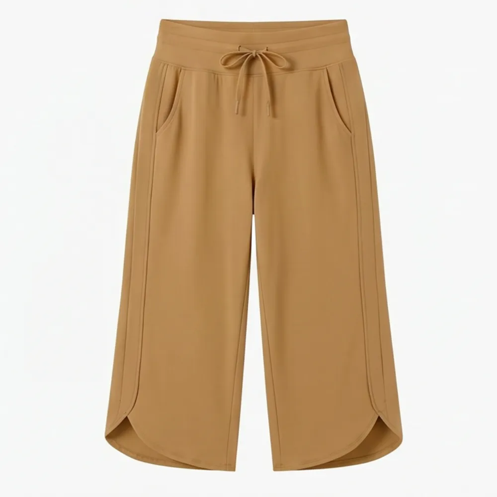Tulip-hem Capri Pants with Pockets
