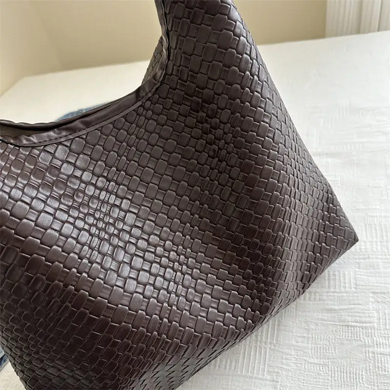 Woven Roomy Casual Shoulder Bag