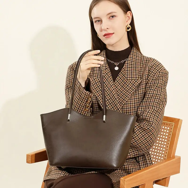 Refined Luxury: Soft Genuine Leather Large-Capacity Handbag